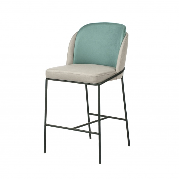 FIJ6171_focus-scaled-595x595